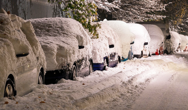 auto sommerse neve