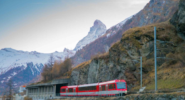 Die BrigVispZermatt- und die VigezzinaCentovallibahn: Zwei ungleiche Neffen 