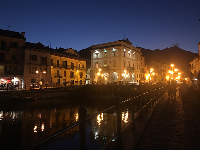 omegna lungo lago notte