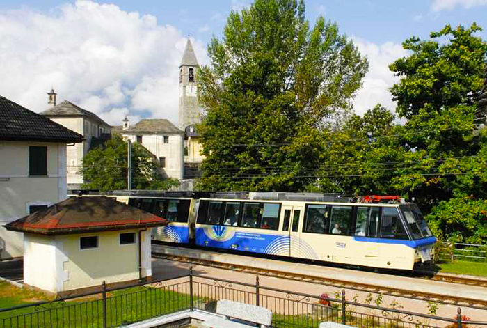 Tessiner Petition fordert häufigere und schnellere Bahnverbindungen zwischen Domodossola und Locarno