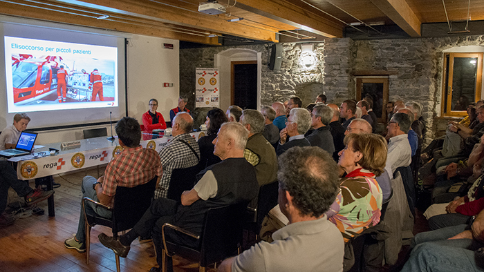 Gut besuchter Anlass in Varzo mit der Rega und der Bergrettung. Fotogalerie