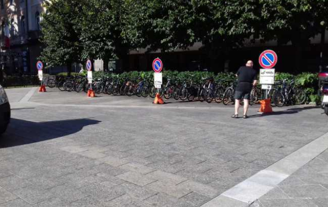 Domodossola: keine Fahrradständer am Bahnhof Platz
